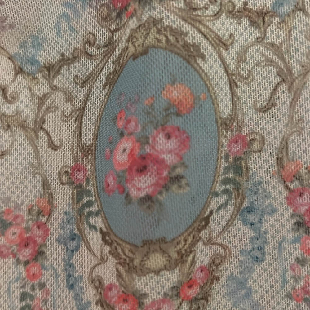 Sugar Thrillz Floral Blouse - Picture 2 of 6
